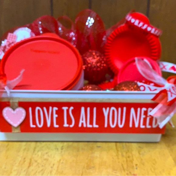 Tupperware Baskets - Picture 1 of 4